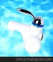 如何選擇電熱水龍頭 塑料與鋅合金材質(zhì)的全面對比分析